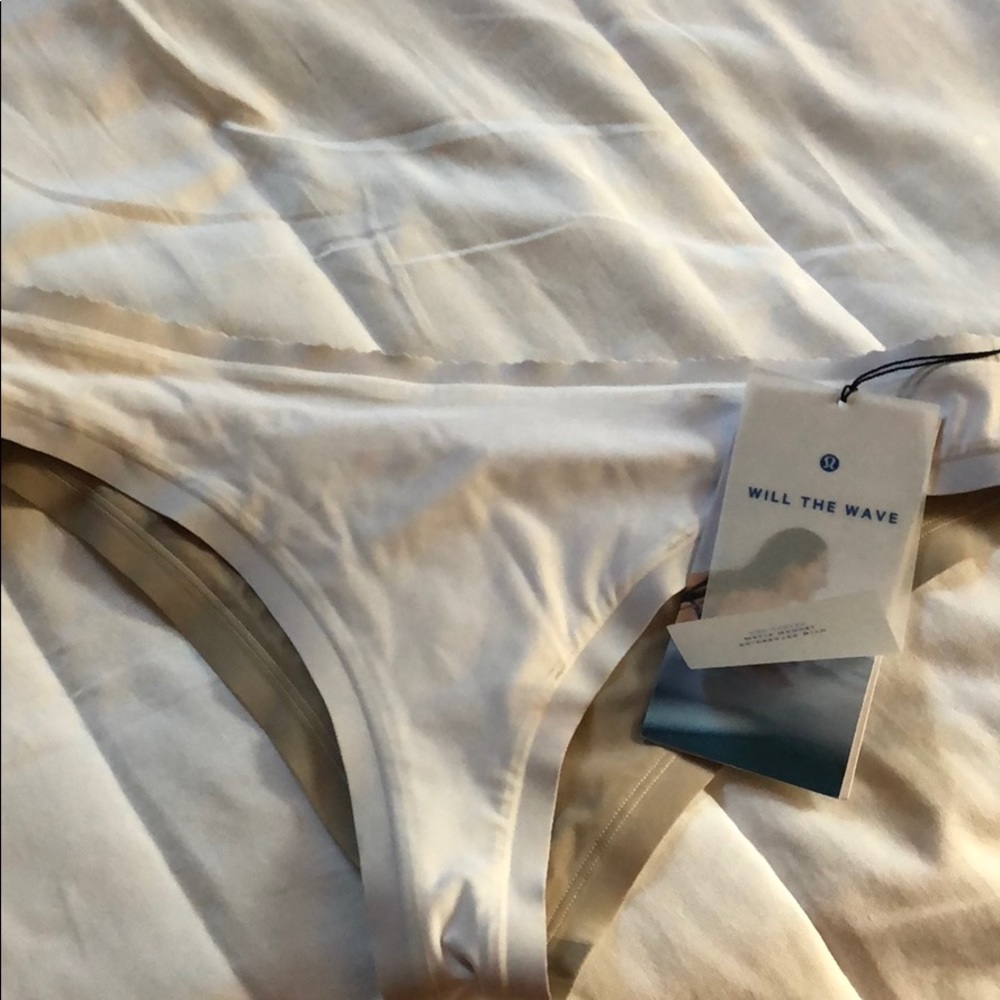 Will the wave bikini bottom lululemon